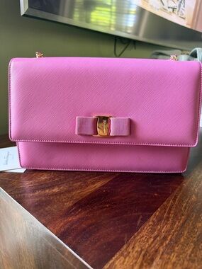 Salvatore Ferragamo Pink Saffiano Vara Bow Chain Crossbody